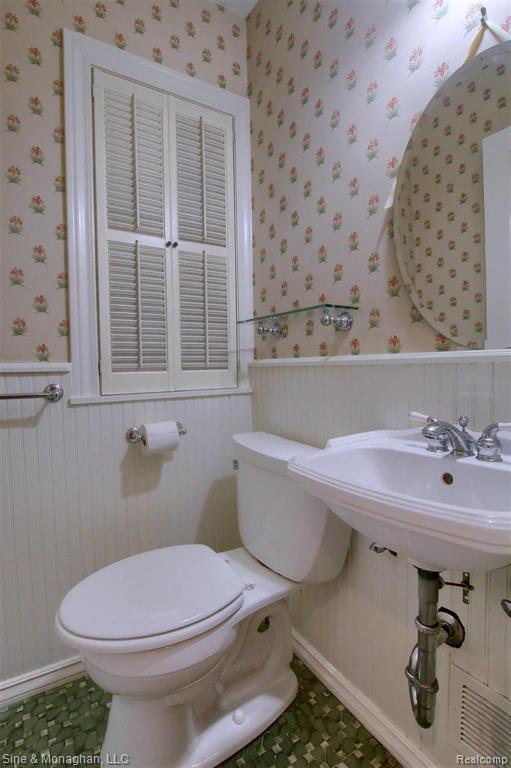 349 Merriweather Road Grosse Pointe, MI 48236 - Photo 18 of 31