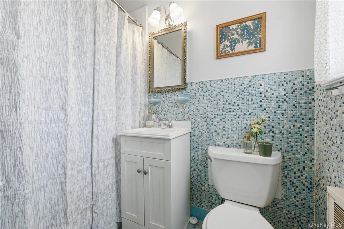 117 Lefferts Road Garden City, NY 11530 - Photo 15 of 33