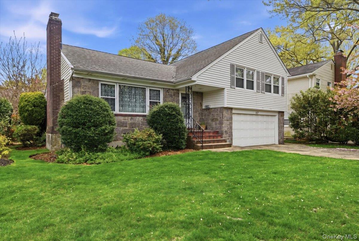 117 Lefferts Road Garden City, NY 11530 - Photo 2 of 33