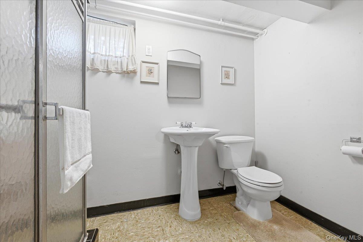 117 Lefferts Road Garden City, NY 11530 - Photo 25 of 33
