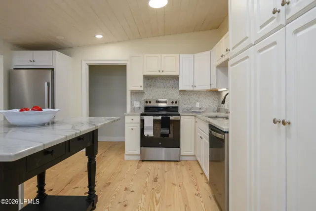 $1,250,000 | 14 Bay Pines Drive, Hilton Head Island, SC 29928