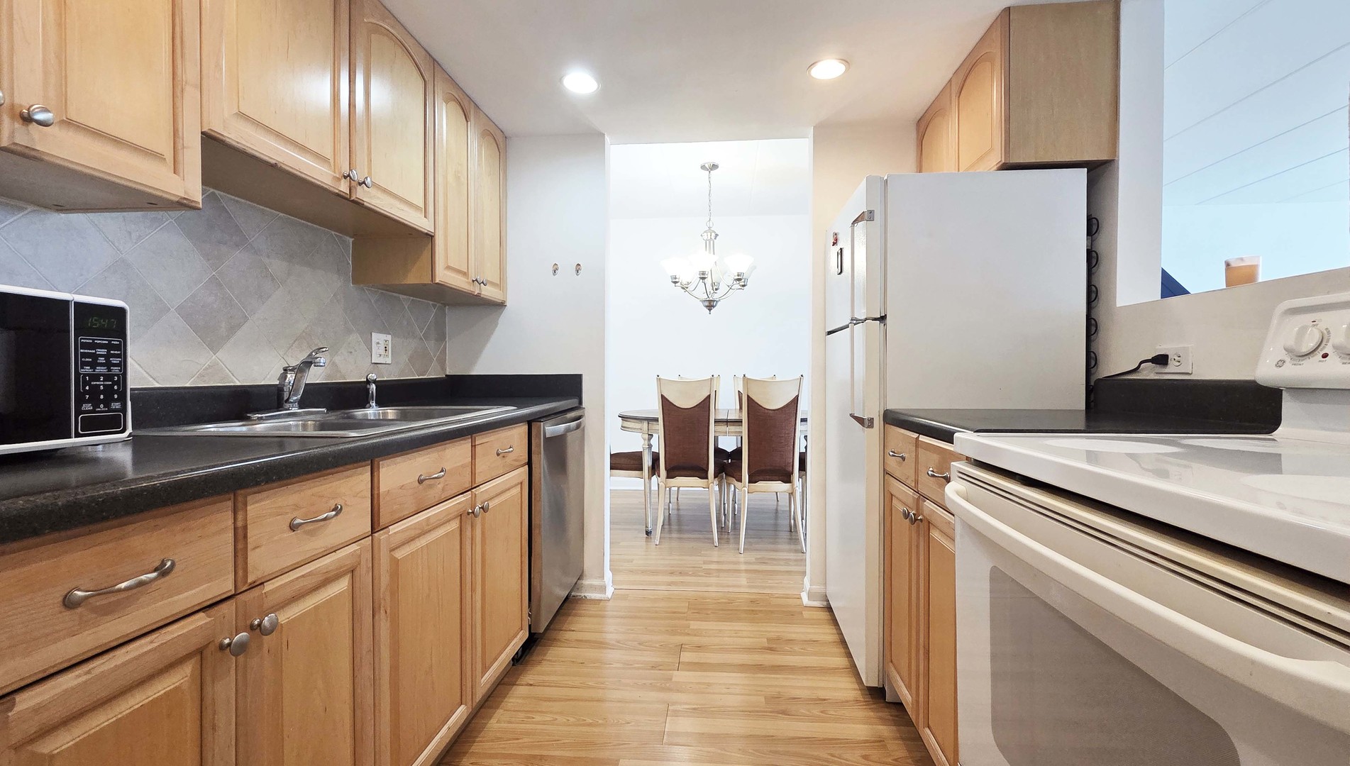 1 Renaissance Place, Unit 805 Palatine, IL 60067 - Photo 4 of 21 Gallery Image 4