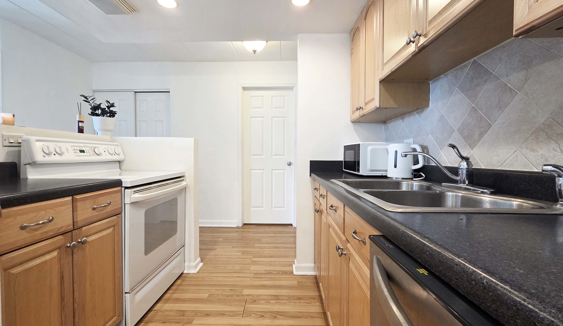 1 Renaissance Place, Unit 805 Palatine, IL 60067 - Photo 6 of 21 Gallery Image 6