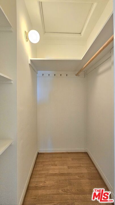 1022 South Norton Avenue, Unit C Los Angeles, CA 90019 - Photo 20 of 43 a view of an empty room