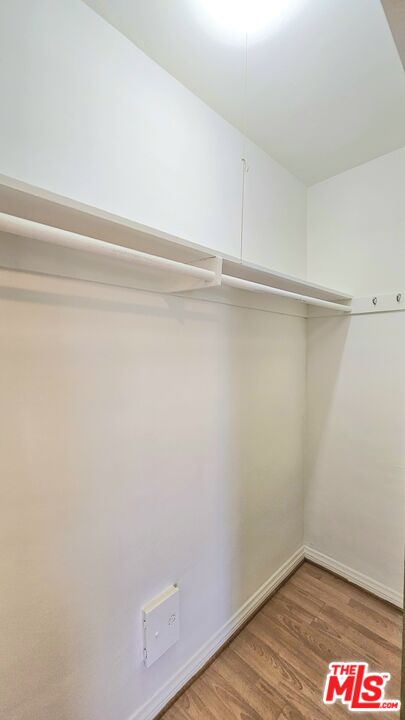 1022 South Norton Avenue, Unit C Los Angeles, CA 90019 - Photo 33 of 43 a view of an empty room