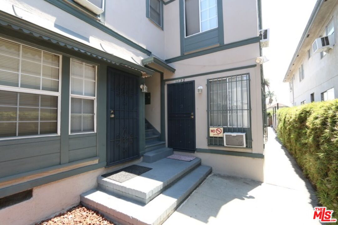 1022 South Norton Avenue, Unit C Los Angeles, CA 90019 - Photo 40 of 43