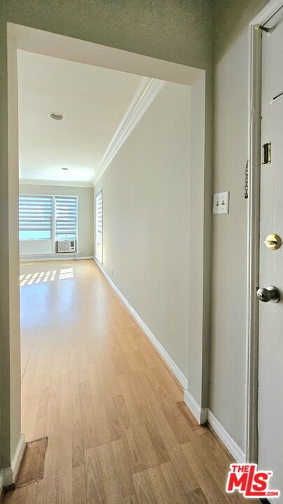 1022 South Norton Avenue, Unit C Los Angeles, CA 90019 - Photo 6 of 43 a view of an empty room
