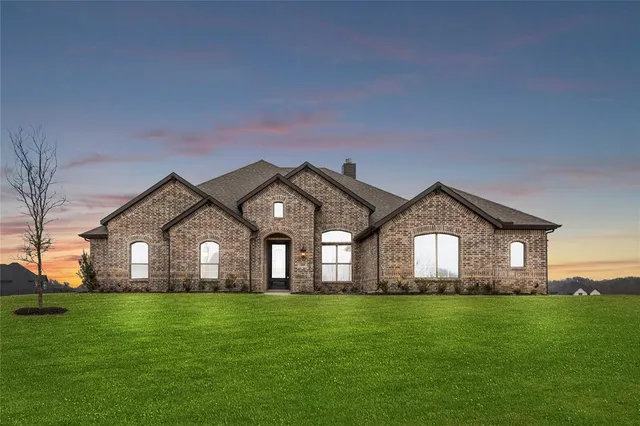 $699,888 | 160 Waterview Drive, Gunter, TX 75058