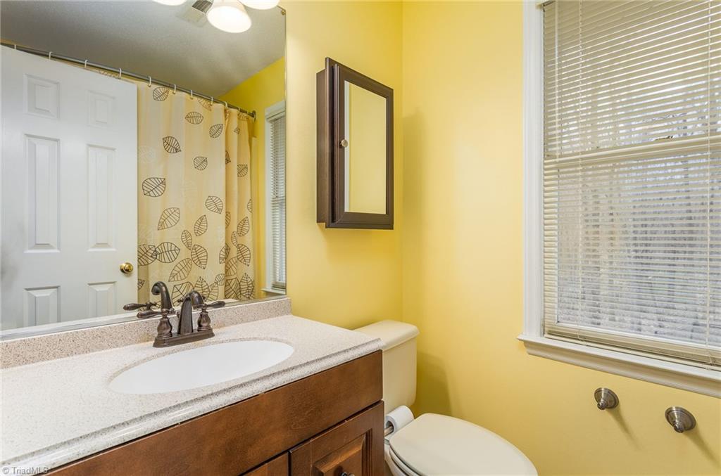 322 Canterbury Road High Point, NC 27262 - Photo 21 of 30 Gallery Image 21