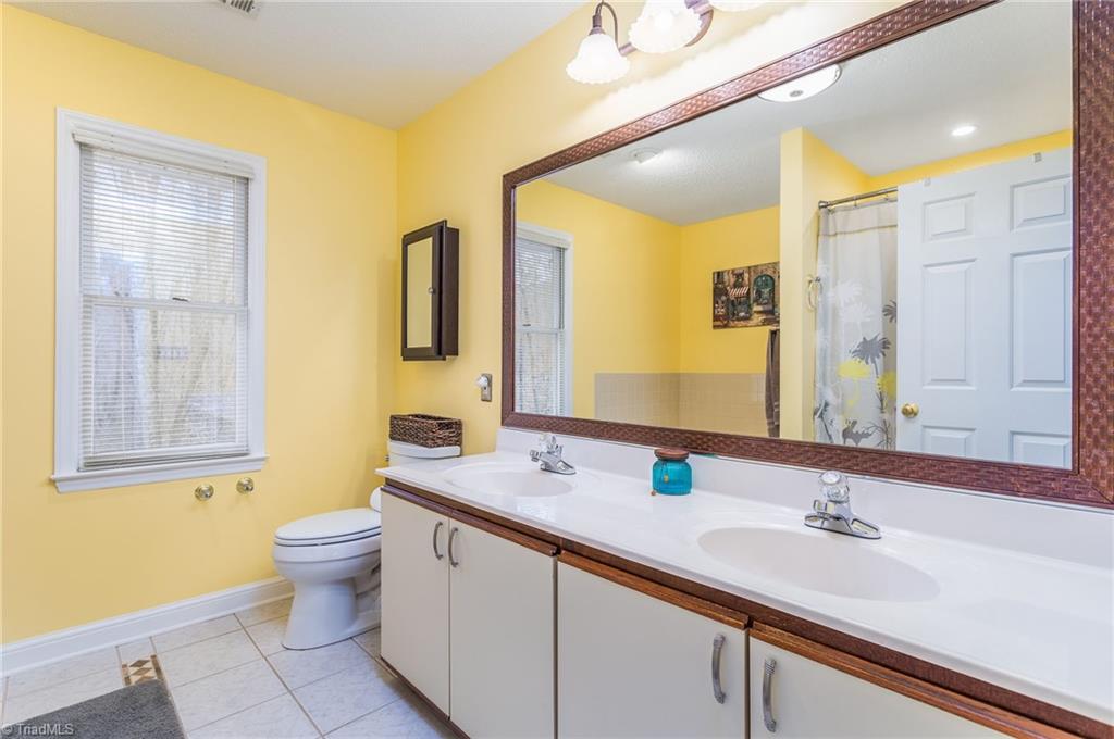 322 Canterbury Road High Point, NC 27262 - Photo 25 of 30 Gallery Image 25
