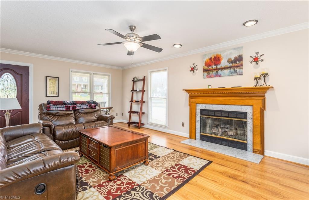 322 Canterbury Road High Point, NC 27262 - Photo 8 of 30 Gallery Image 8