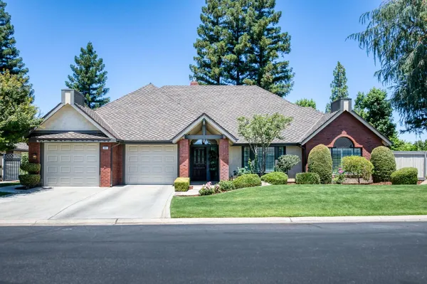 $725,000 | 2555 West Bluff Avenue, Unit 101, Fresno, CA 93711