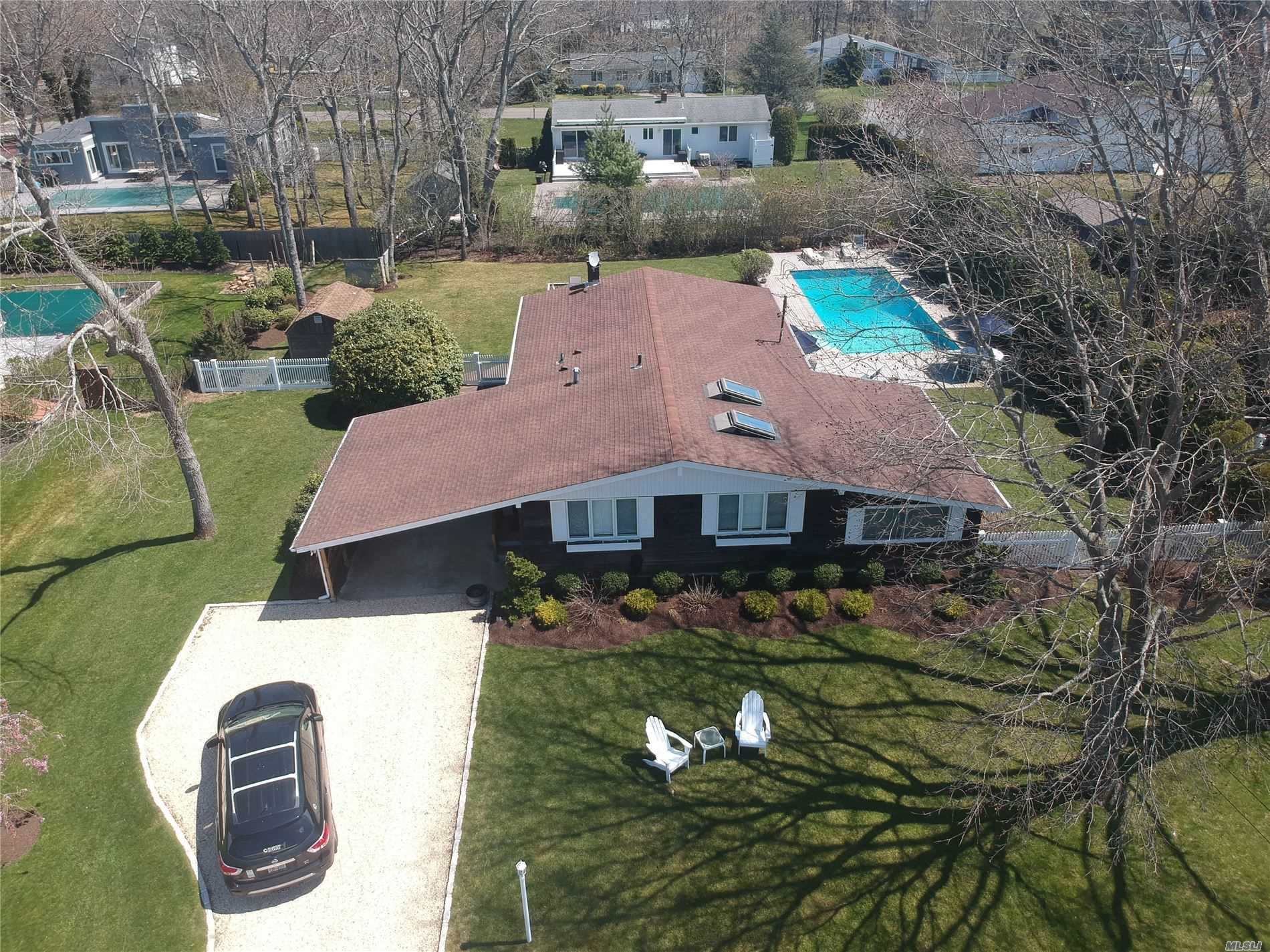 19 Middle Road Hampton Bays, NY 11946 - Photo 2 of 28 Gallery Image 2