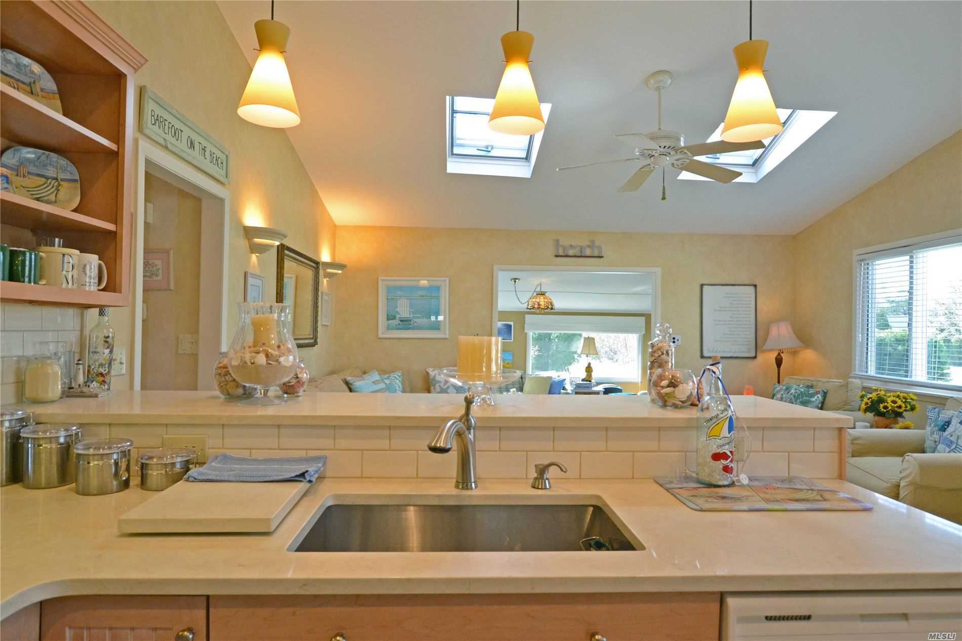 19 Middle Road Hampton Bays, NY 11946 - Photo 14 of 28 Gallery Image 14