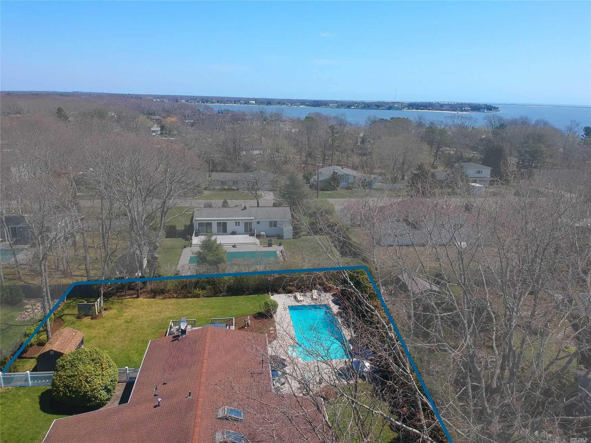 19 Middle Road Hampton Bays, NY 11946 - Photo 3 of 28 Gallery Image 3