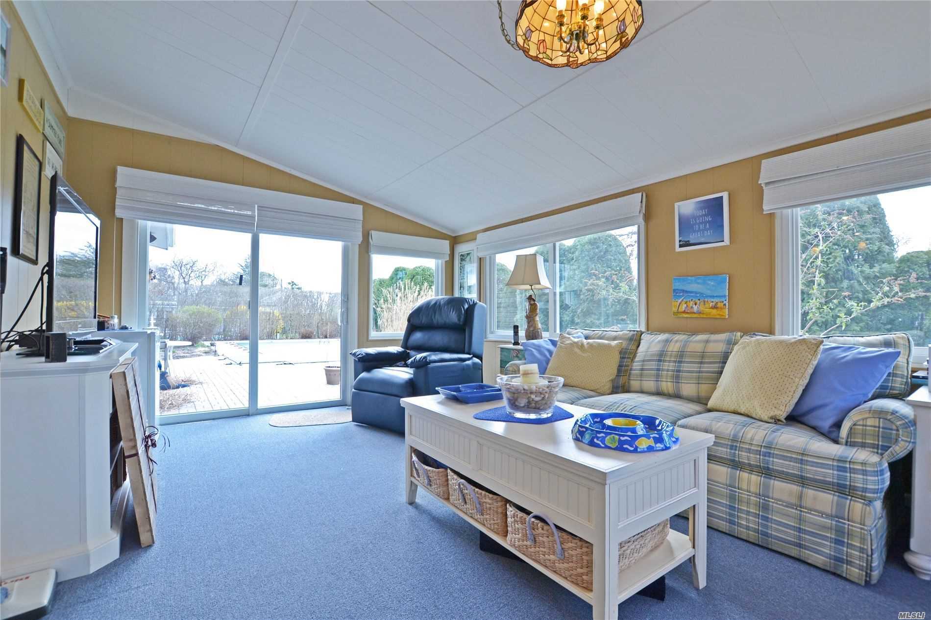 19 Middle Road Hampton Bays, NY 11946 - Photo 21 of 28 Gallery Image 21