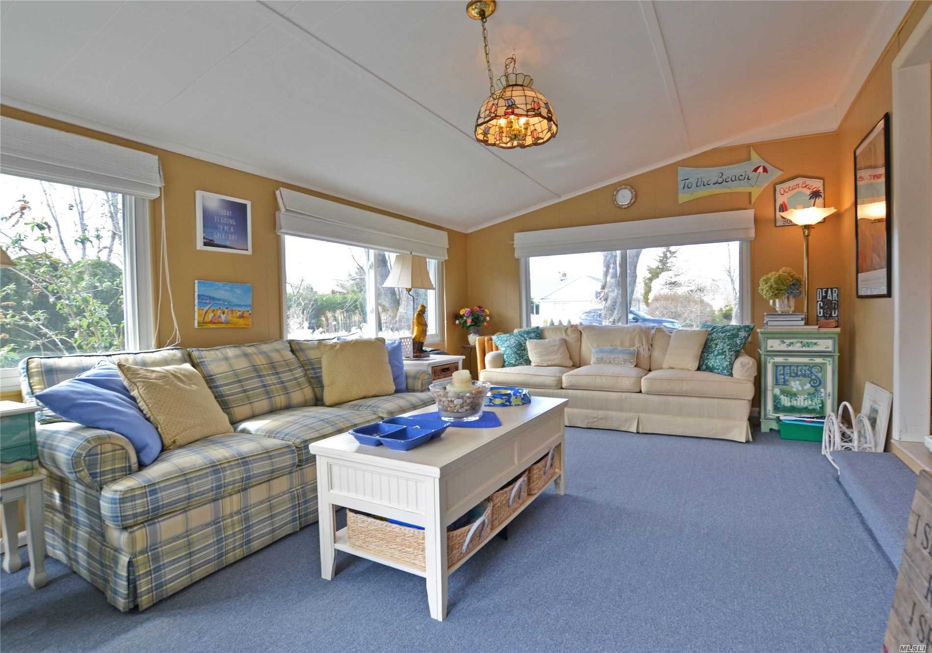 19 Middle Road Hampton Bays, NY 11946 - Photo 22 of 28 Gallery Image 22