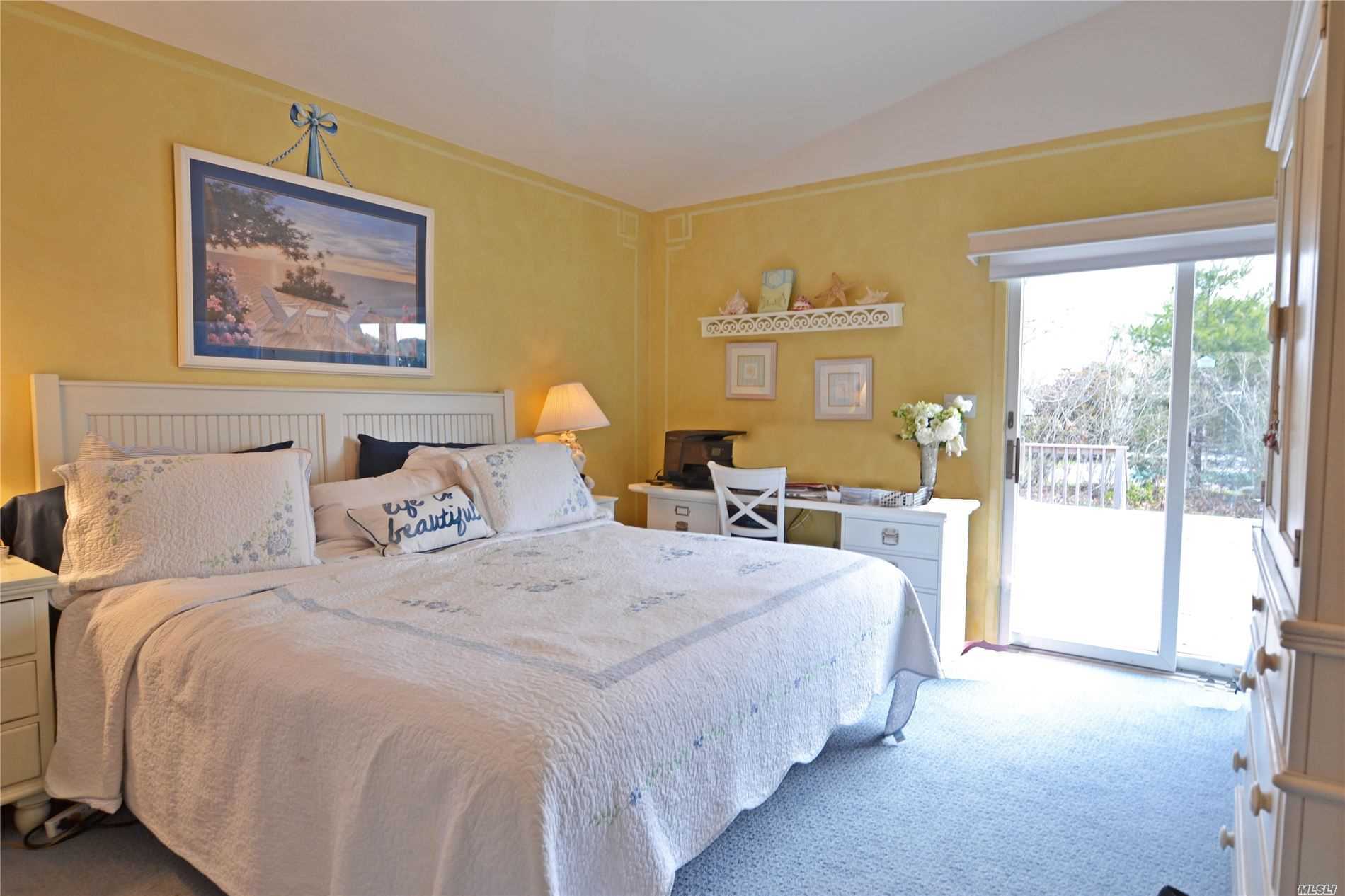 19 Middle Road Hampton Bays, NY 11946 - Photo 23 of 28 Gallery Image 23