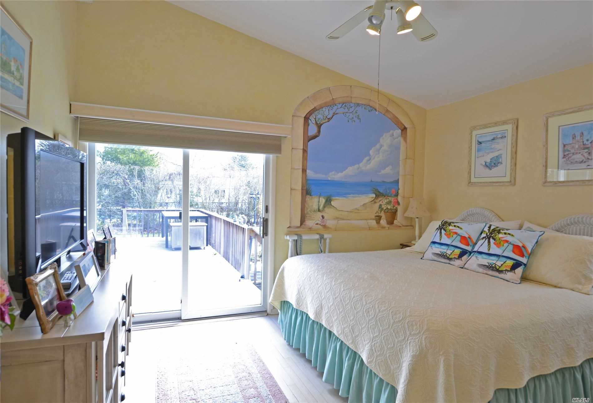 19 Middle Road Hampton Bays, NY 11946 - Photo 25 of 28 Gallery Image 25