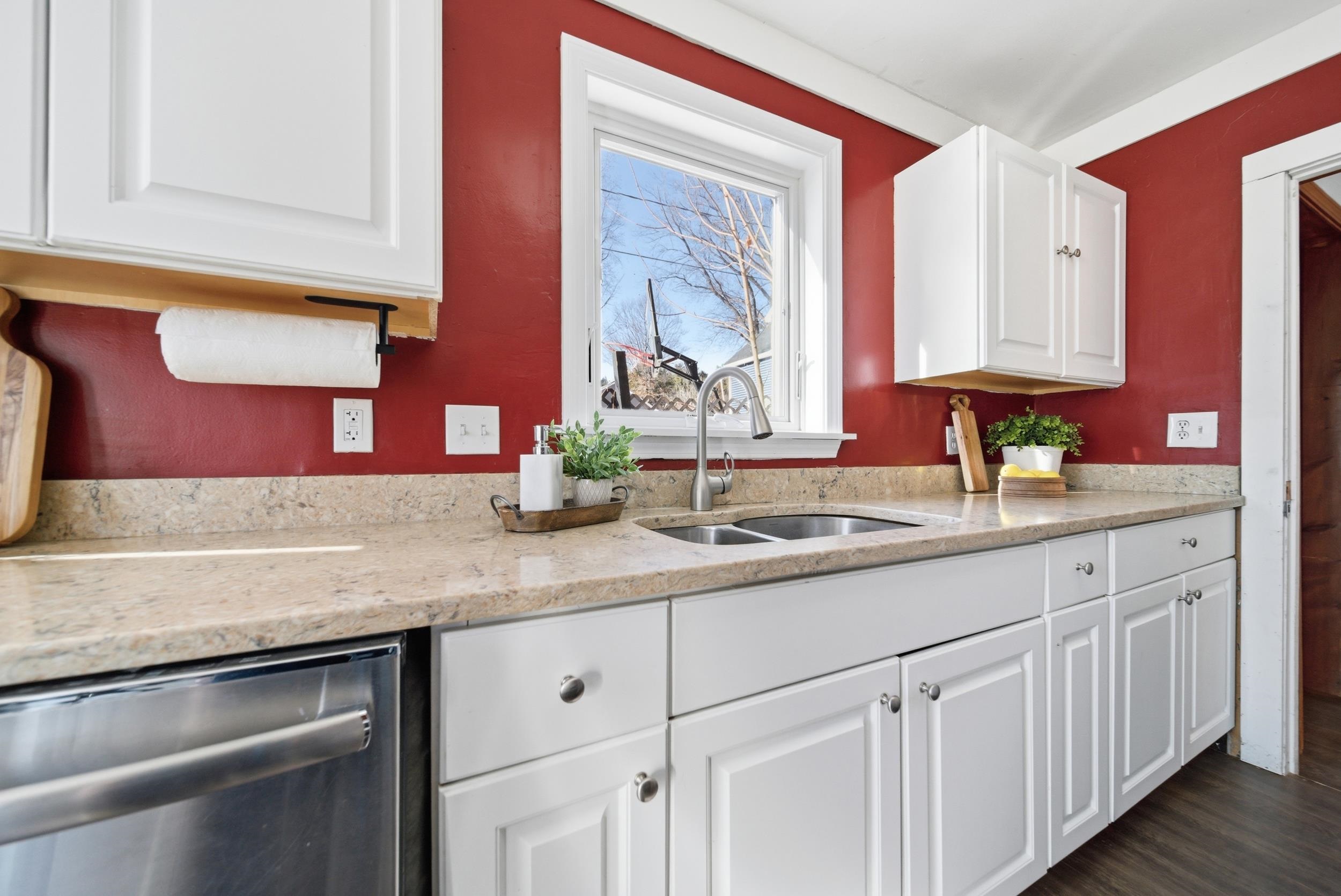 18 North Shore Road Derry, NH 03038 - Photo 11 of 29