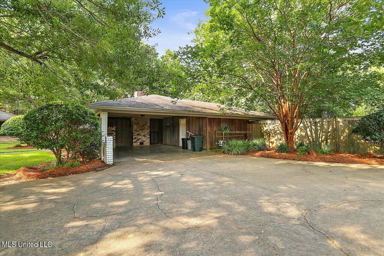 14 Hunters Point Brandon, MS 39042 - Photo 4 of 36 04-14 Hunters Pt
