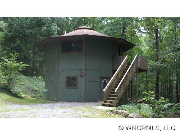 949 Old Country Road Waynesville, NC 28786 - Photo 1 of 22