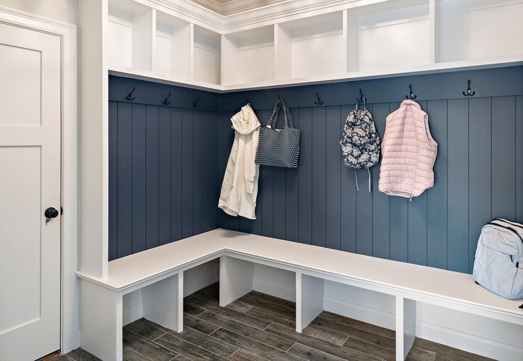 10 Hillcrest Road Burlington, MA 01803 - Photo 10 of 34 Gallery Image 10
