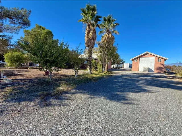$299,000 | 1700 West Hickory Street, Pahrump, NV 89048