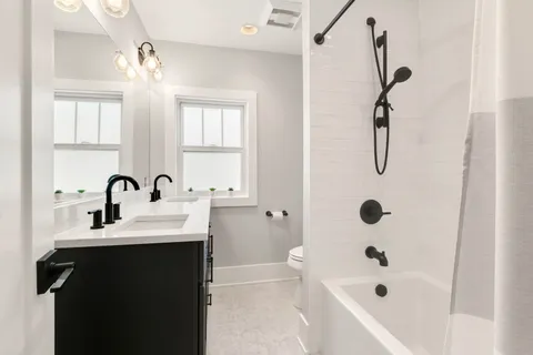 $1,165,000 | 903 North Vail Avenue, Arlington Heights, IL 60004