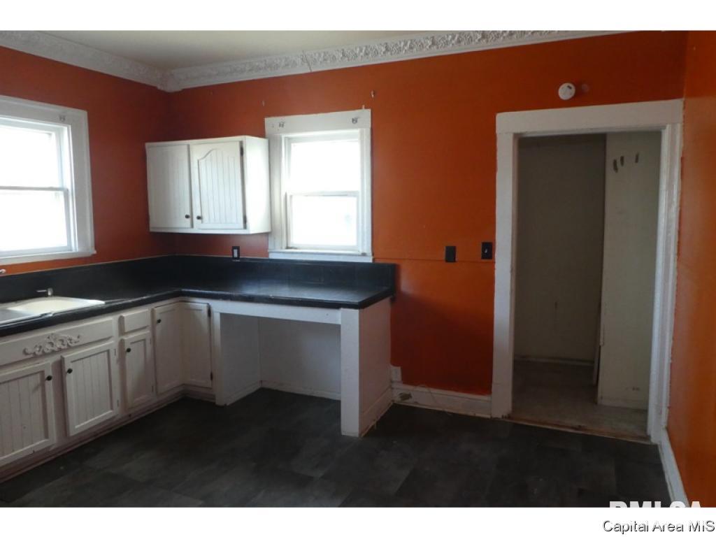 1028 West Jefferson Street Springfield, IL 62702 - Photo 8 of 19