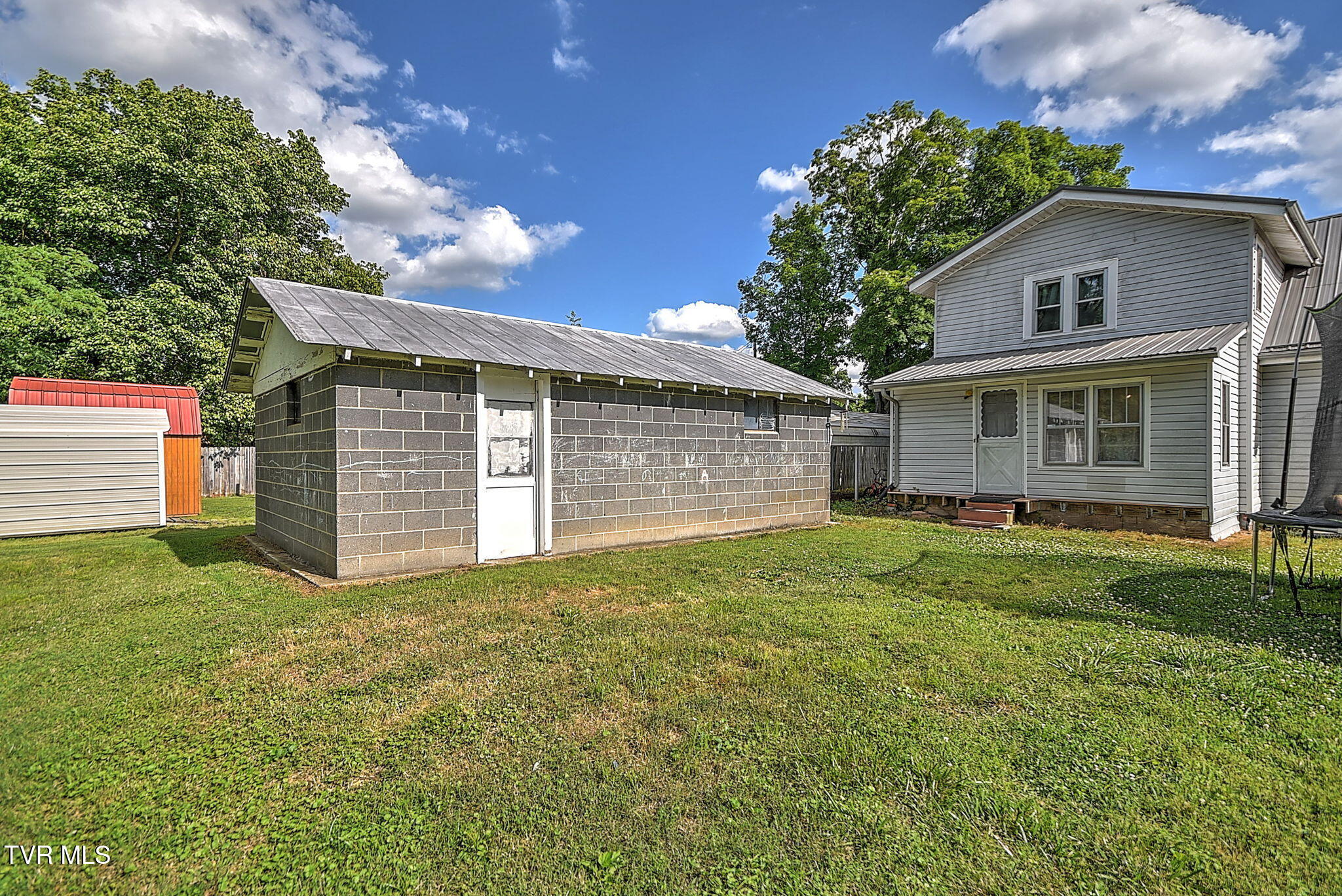 2424 Overlook Road Kingsport, TN 37664 - Photo 31 of 33 31-web-or-mls-2424 Overlook MC-32