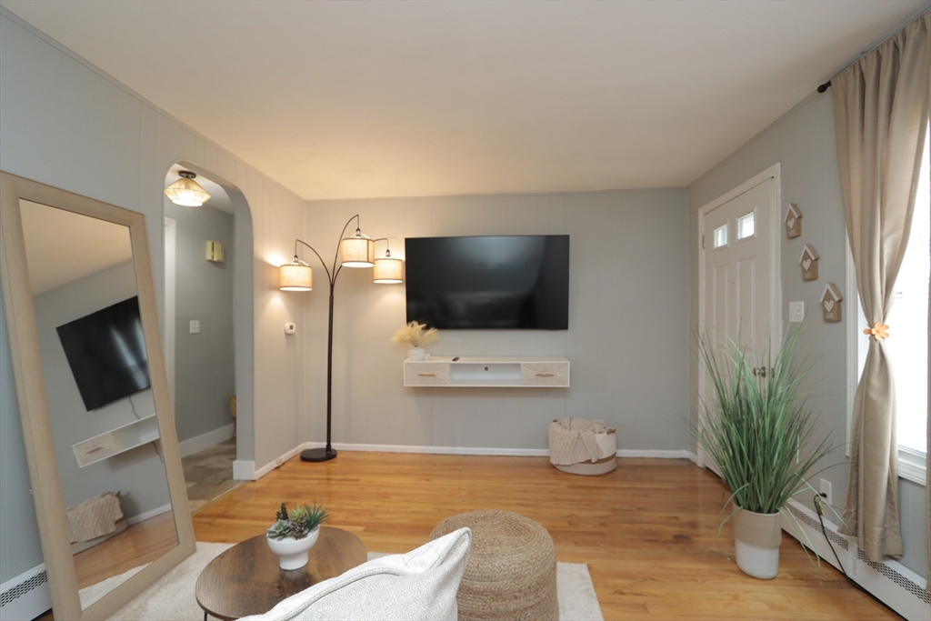 140 Eddy Street Springfield, MA 01104 - Photo 11 of 34