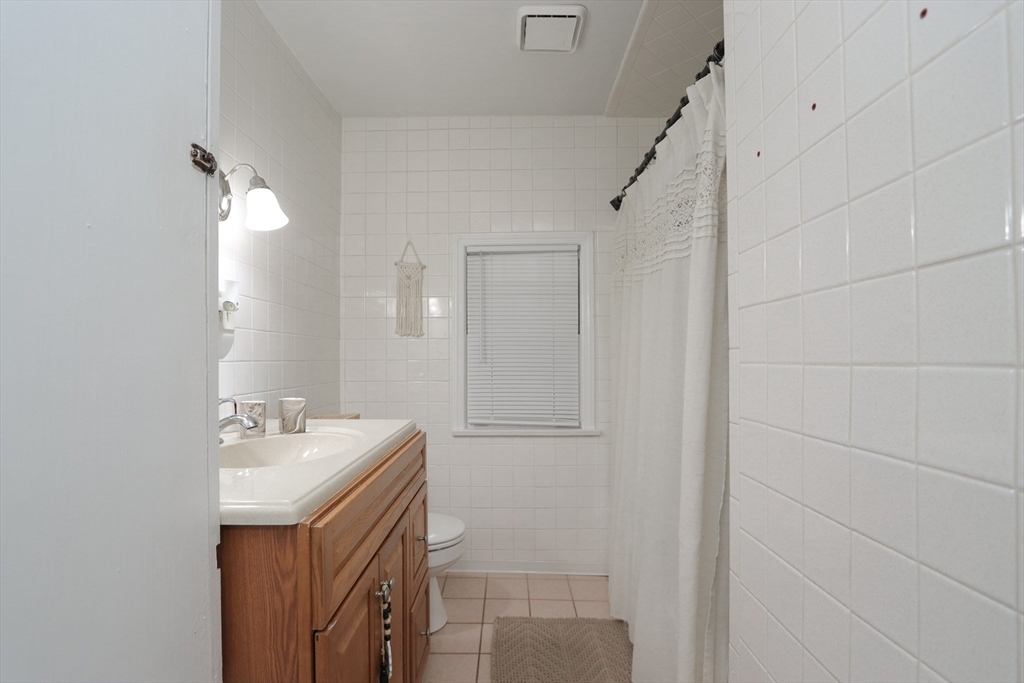 140 Eddy Street Springfield, MA 01104 - Photo 12 of 34