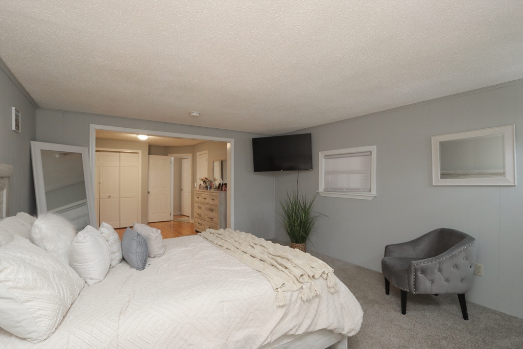 140 Eddy Street Springfield, MA 01104 - Photo 15 of 34