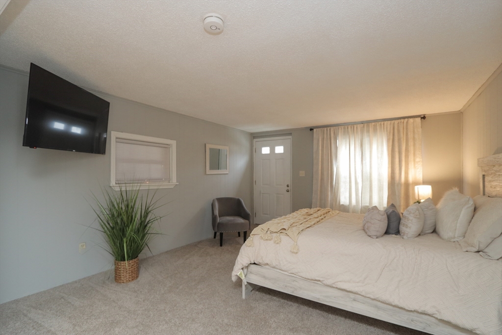 140 Eddy Street Springfield, MA 01104 - Photo 16 of 34