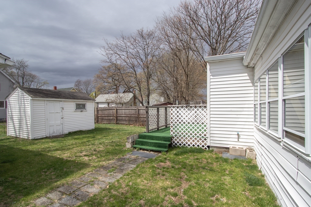 140 Eddy Street Springfield, MA 01104 - Photo 30 of 34