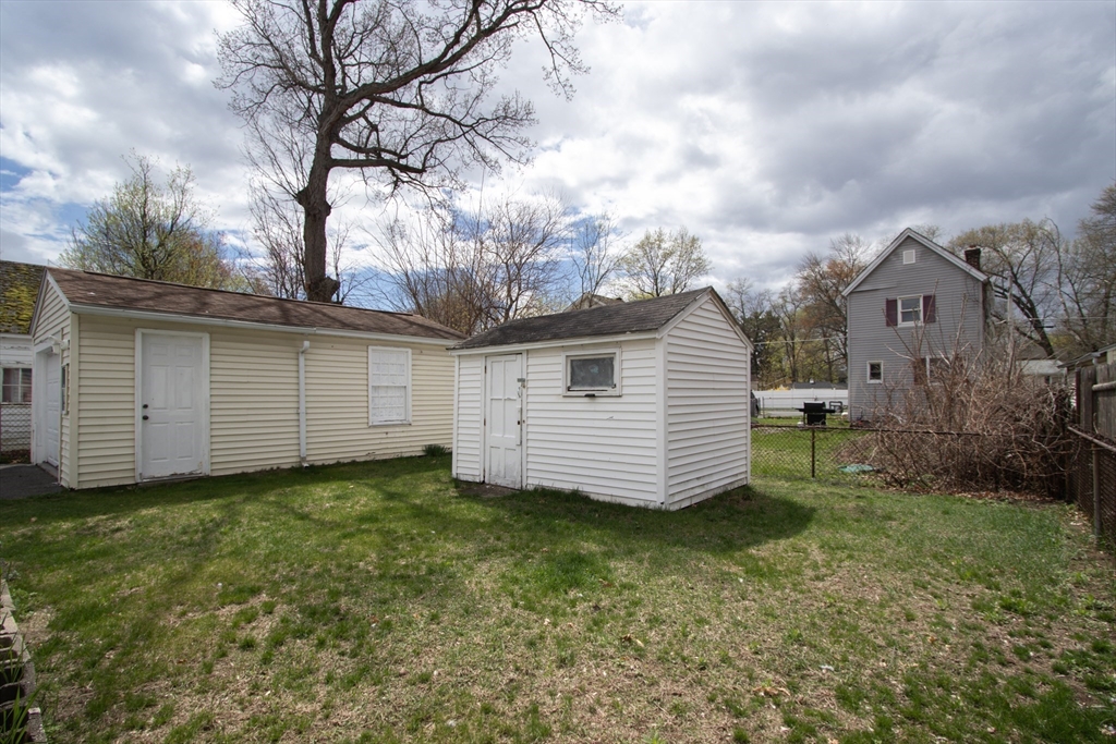 140 Eddy Street Springfield, MA 01104 - Photo 31 of 34