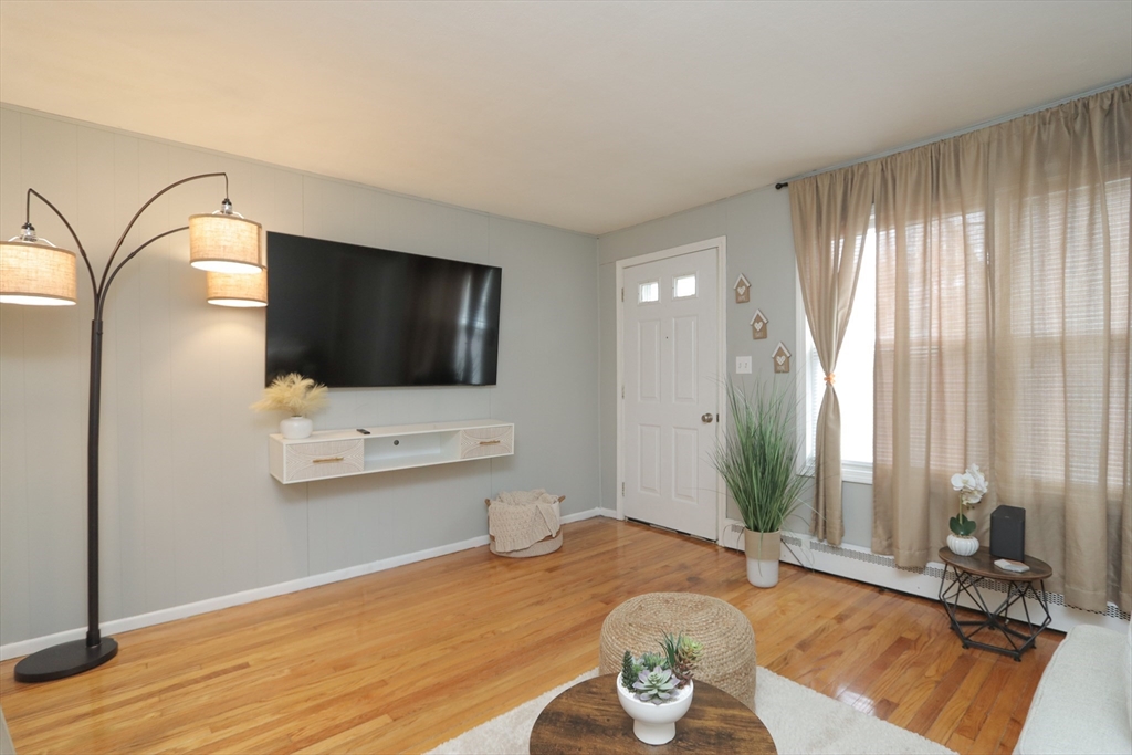 140 Eddy Street Springfield, MA 01104 - Photo 10 of 34