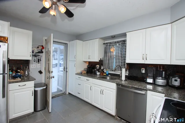 $485,500 | 3 Whitlock Avenue, Bethel, CT 06801