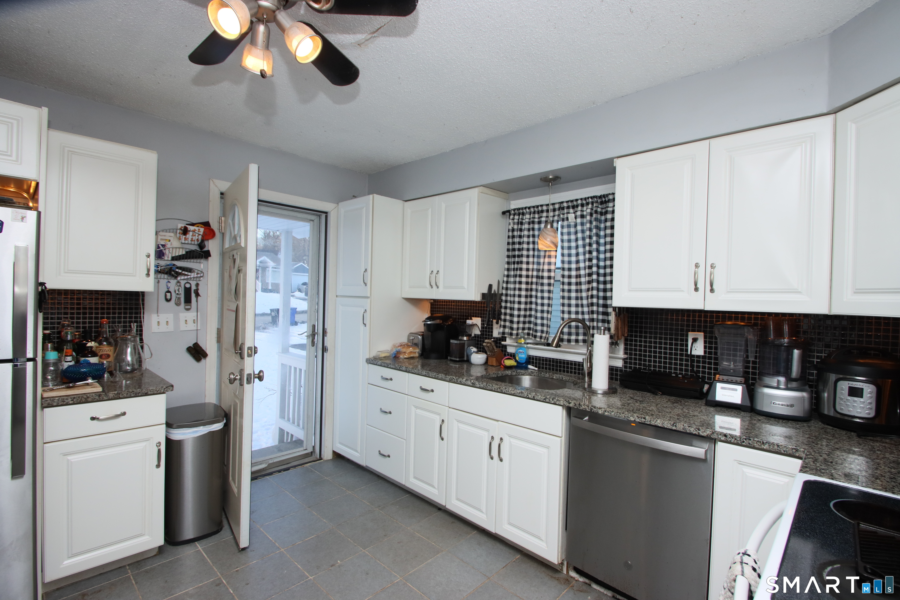 3 Whitlock Avenue Bethel, CT 06801 - Photo 14 of 39