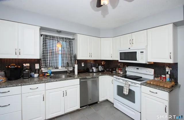 $485,500 | 3 Whitlock Avenue, Bethel, CT 06801