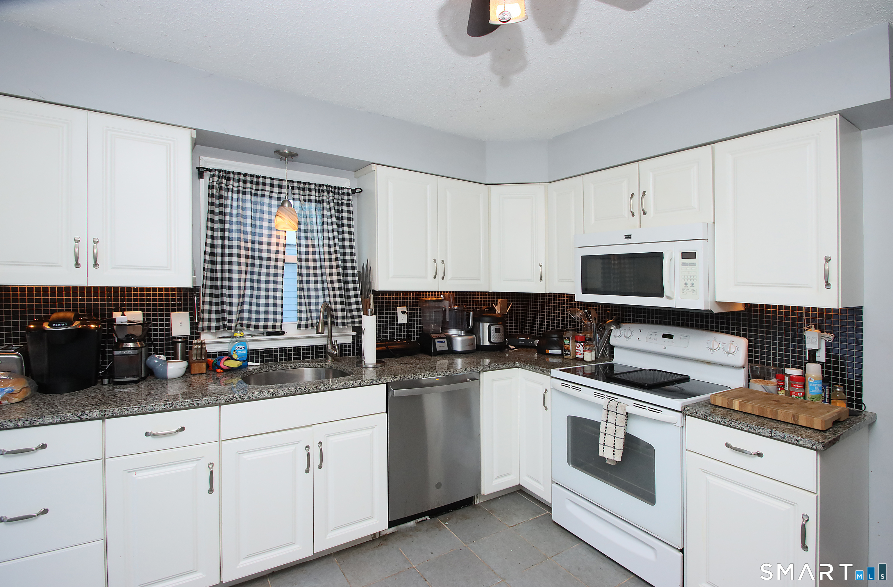 3 Whitlock Avenue Bethel, CT 06801 - Photo 15 of 39