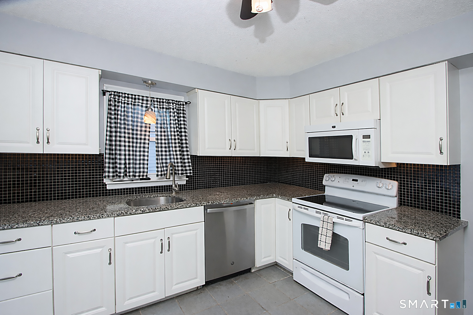 3 Whitlock Avenue Bethel, CT 06801 - Photo 18 of 39