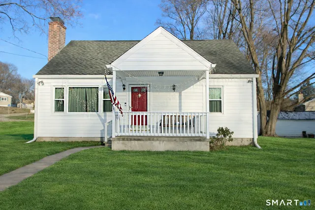 $485,500 | 3 Whitlock Avenue, Bethel, CT 06801