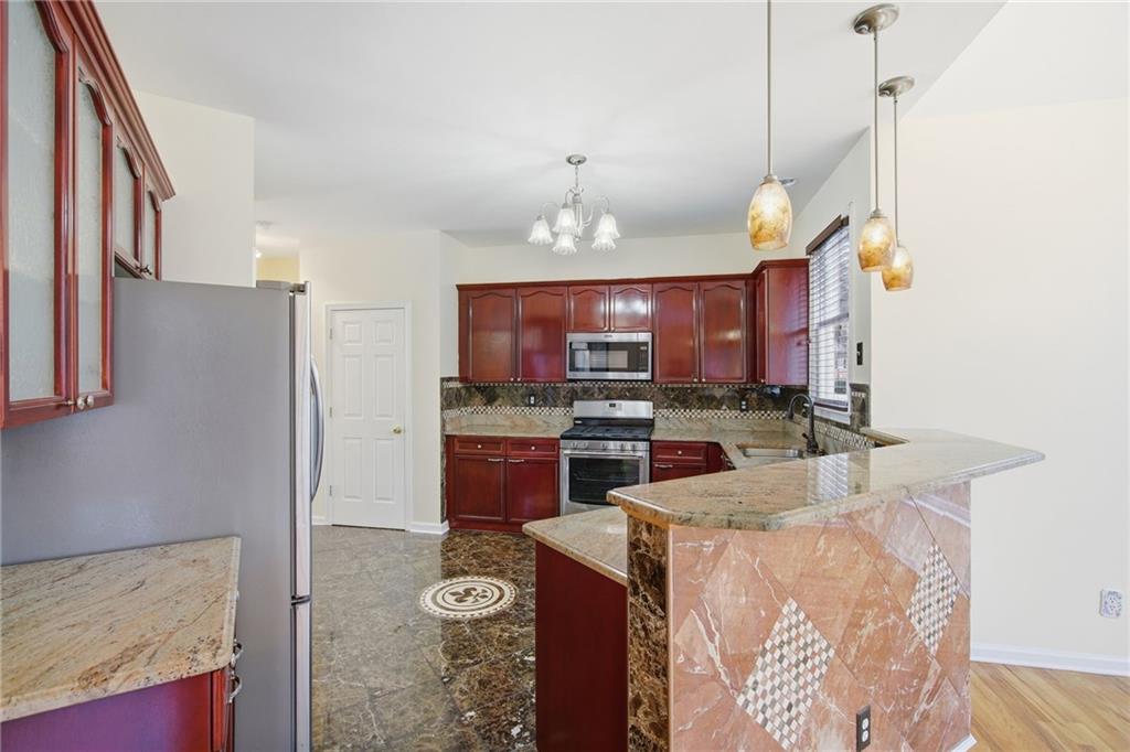 220 Ridge Bluff Lane Suwanee, GA 30024 - Photo 16 of 58