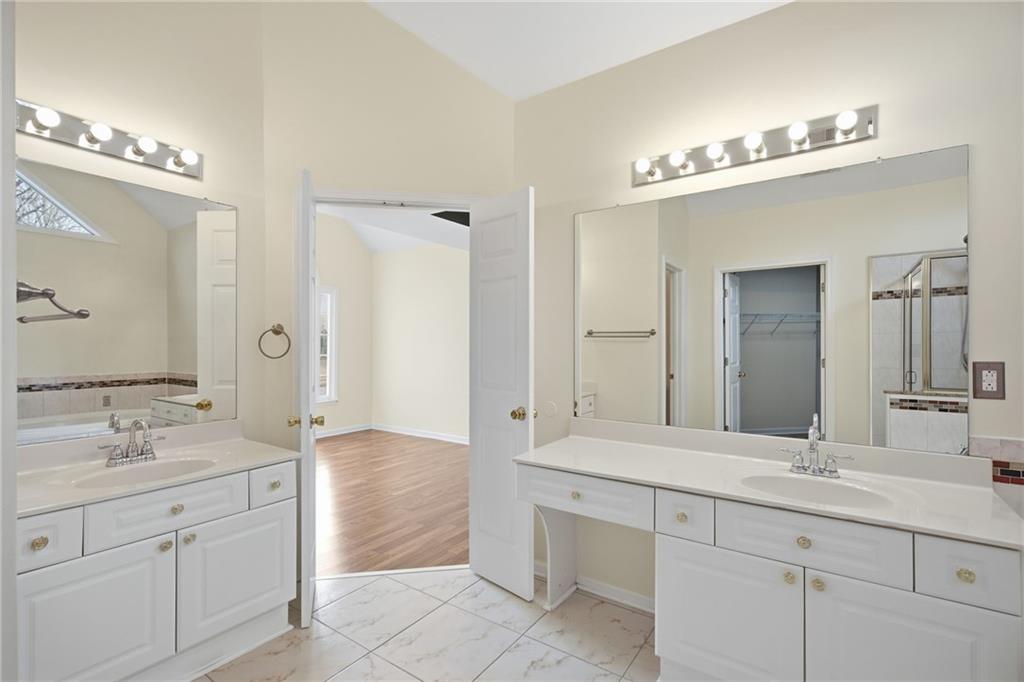 220 Ridge Bluff Lane Suwanee, GA 30024 - Photo 23 of 58