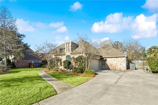 $589,000 | 362 Winchester Circle, Mandeville, LA 70448