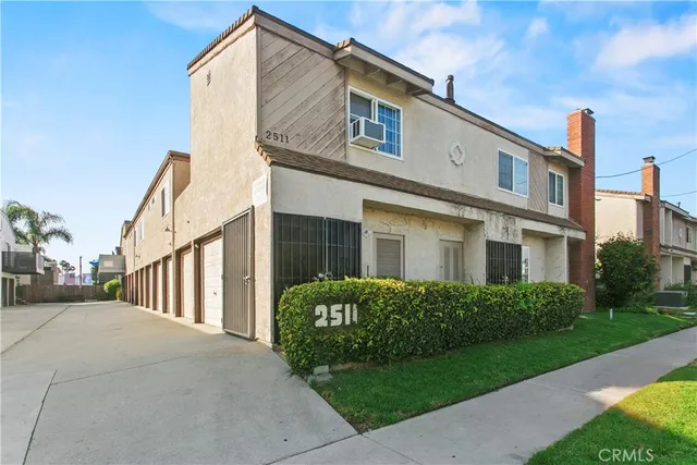 $3,700 | 2511 Florida Street, Unit 1, Huntington Beach, CA 92648