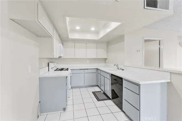 $3,700 | 2511 Florida Street, Unit 1, Huntington Beach, CA 92648