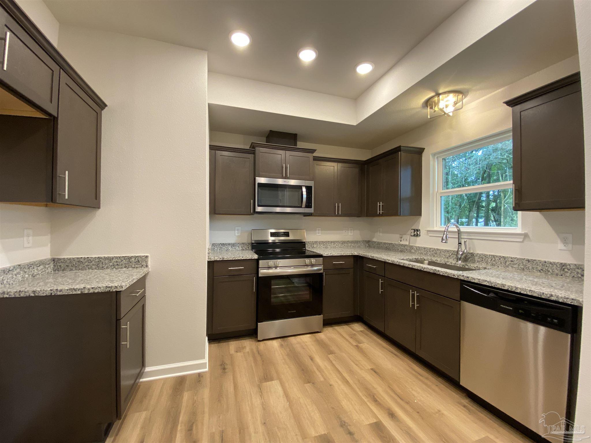 5615 Kingery Road Milton, FL 32583 - Photo 3 of 42 Gallery Image 3